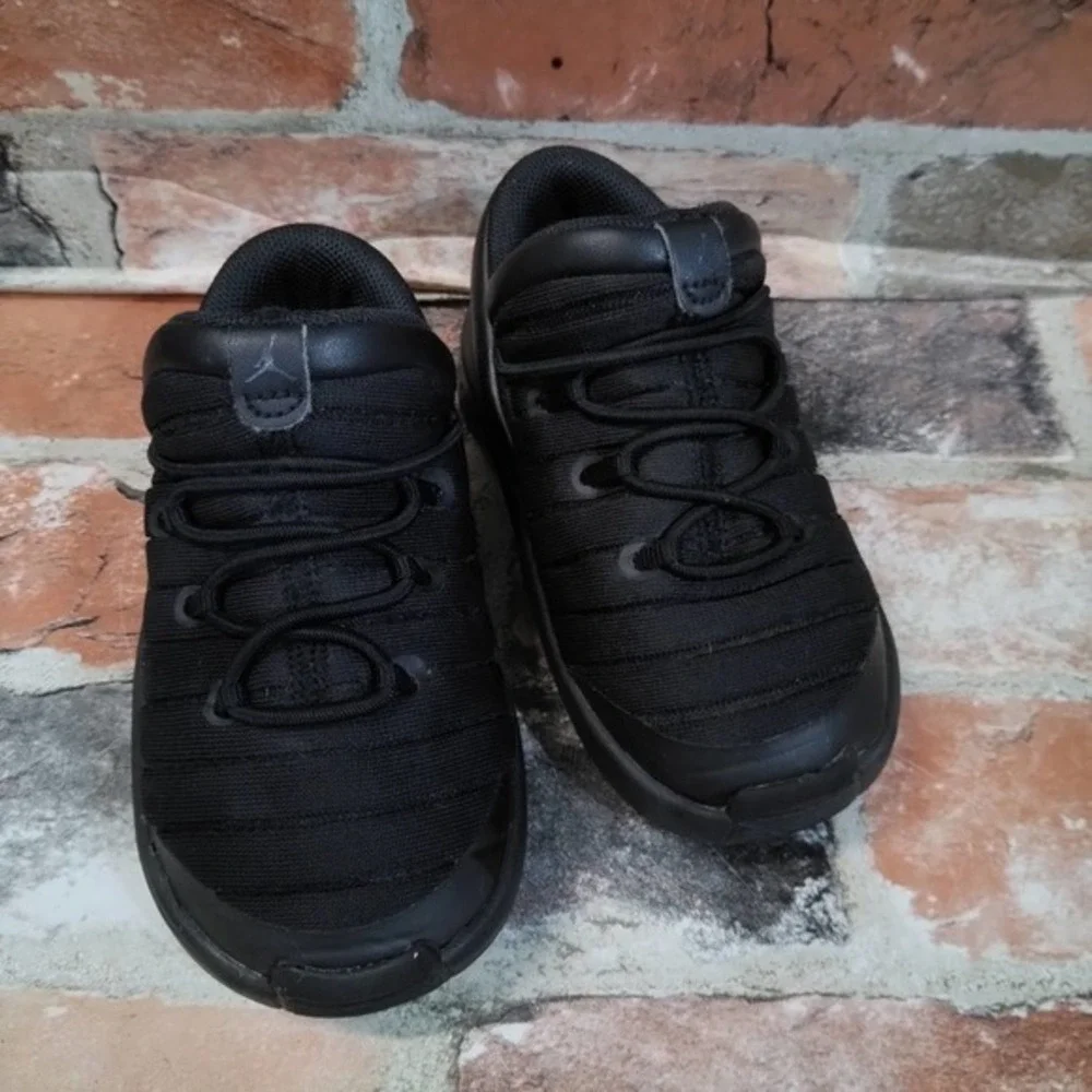 Nike Jordan's Black‎ Children's Style #919718-011